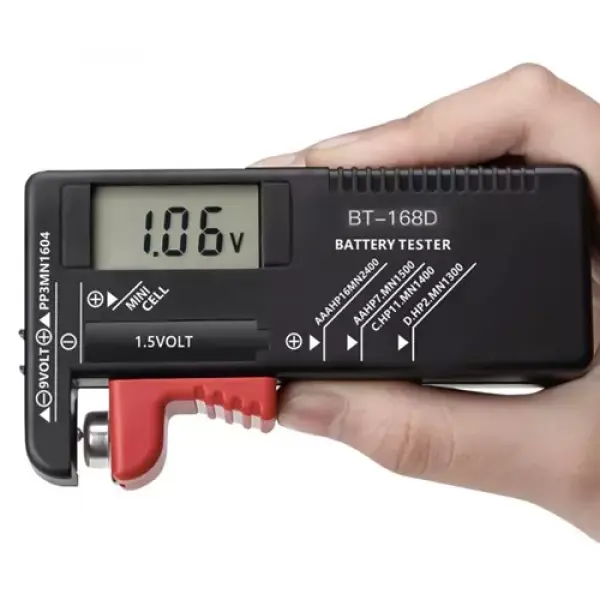 Tester digitale universale per batterie da 1,5 e 9V